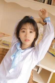 对自己女儿开黄腔